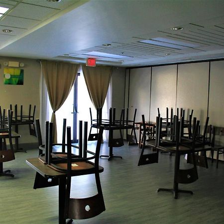 Quality Inn & Suites Kearneysville - Martinsburg Eksteriør billede