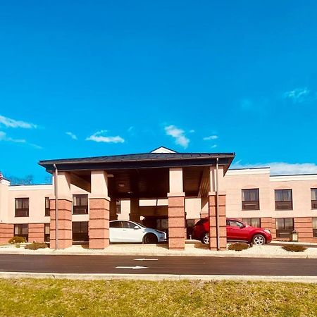 Quality Inn & Suites Kearneysville - Martinsburg Eksteriør billede