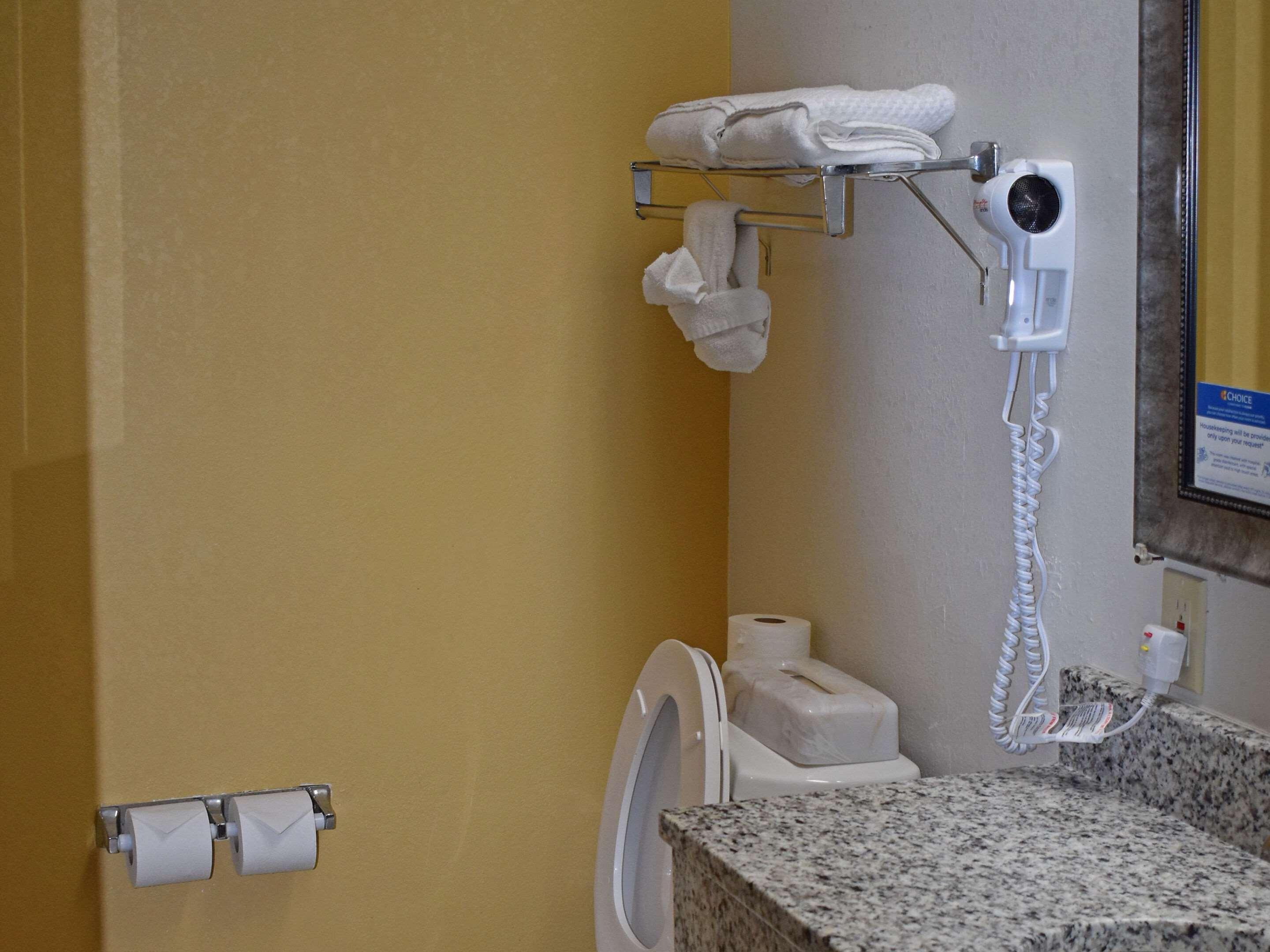 Quality Inn & Suites Kearneysville - Martinsburg Eksteriør billede