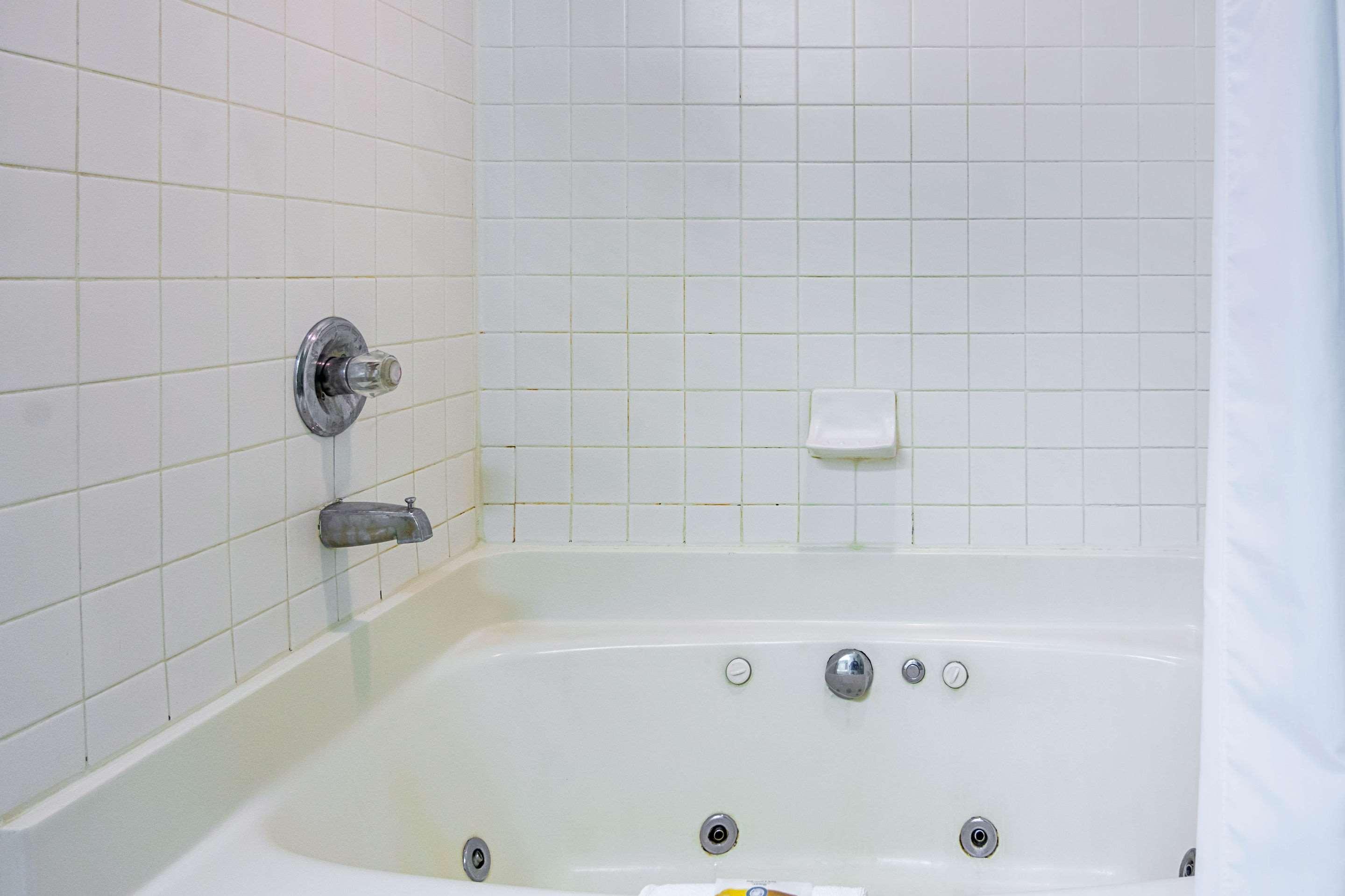 Quality Inn & Suites Kearneysville - Martinsburg Eksteriør billede