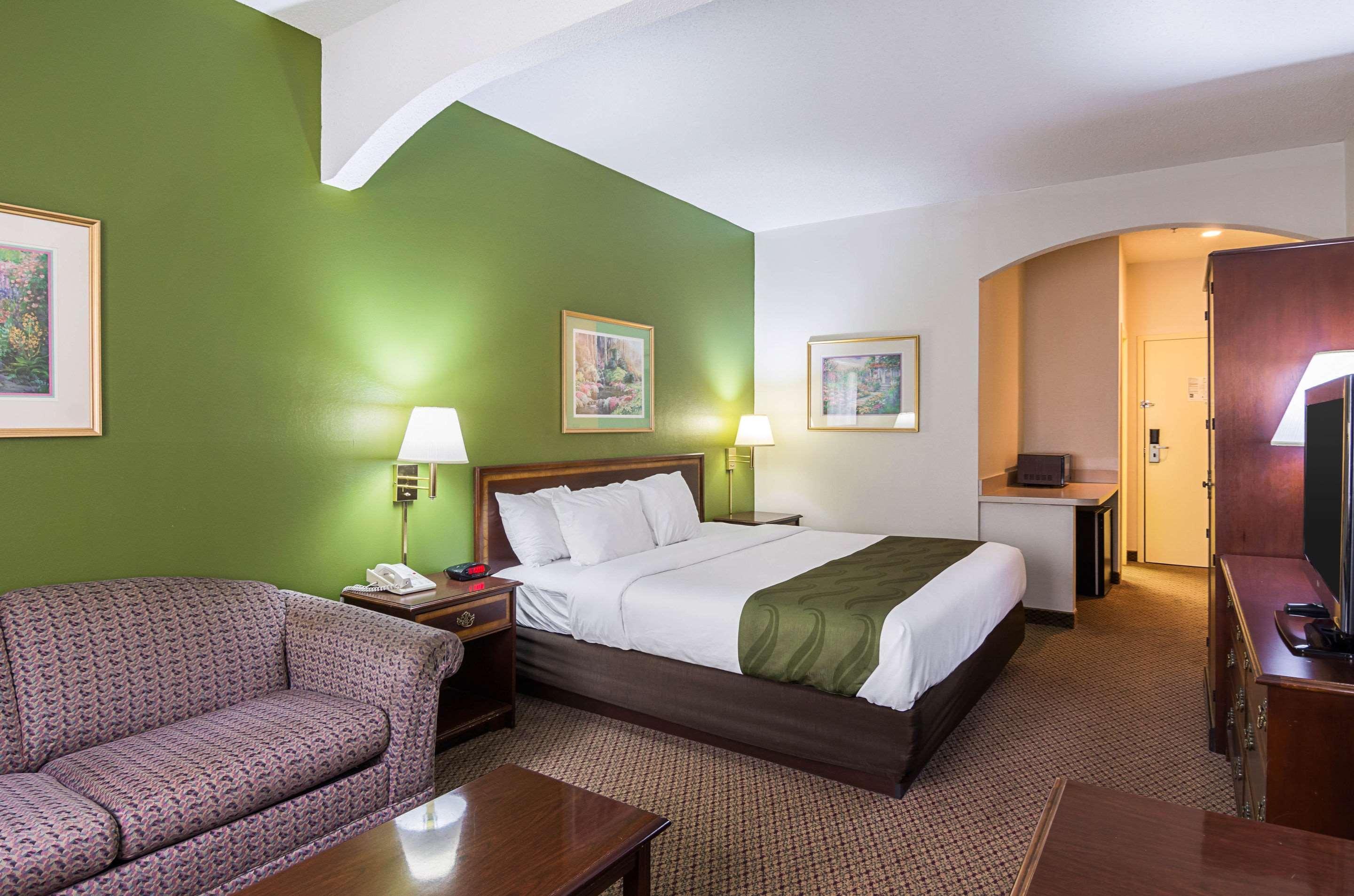 Quality Inn & Suites Kearneysville - Martinsburg Eksteriør billede