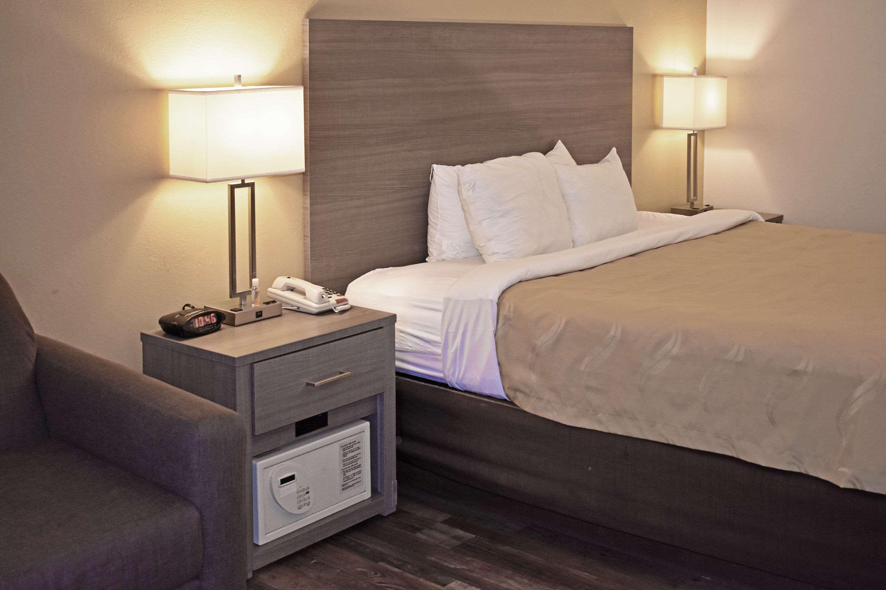 Quality Inn & Suites Kearneysville - Martinsburg Eksteriør billede