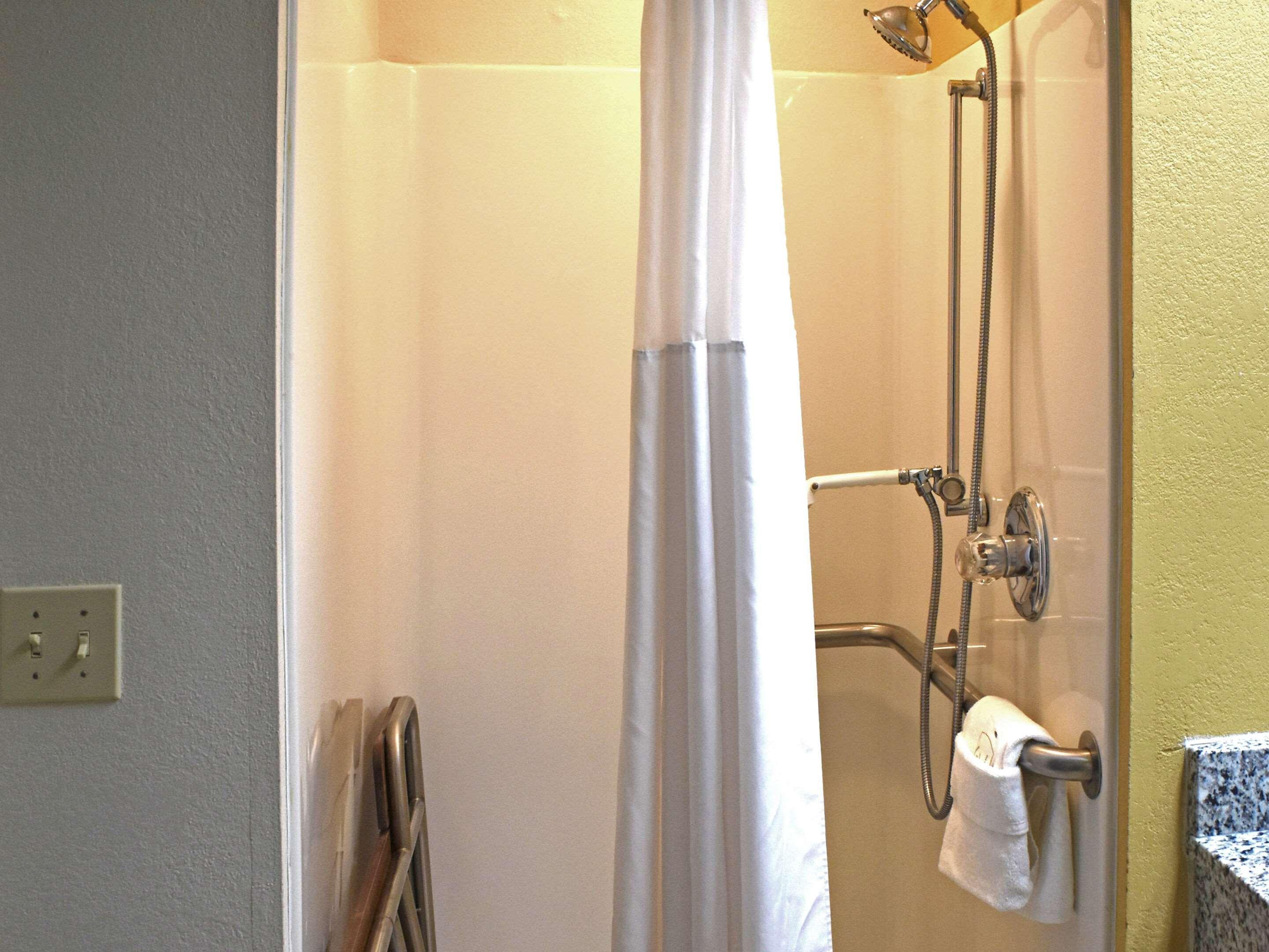 Quality Inn & Suites Kearneysville - Martinsburg Eksteriør billede