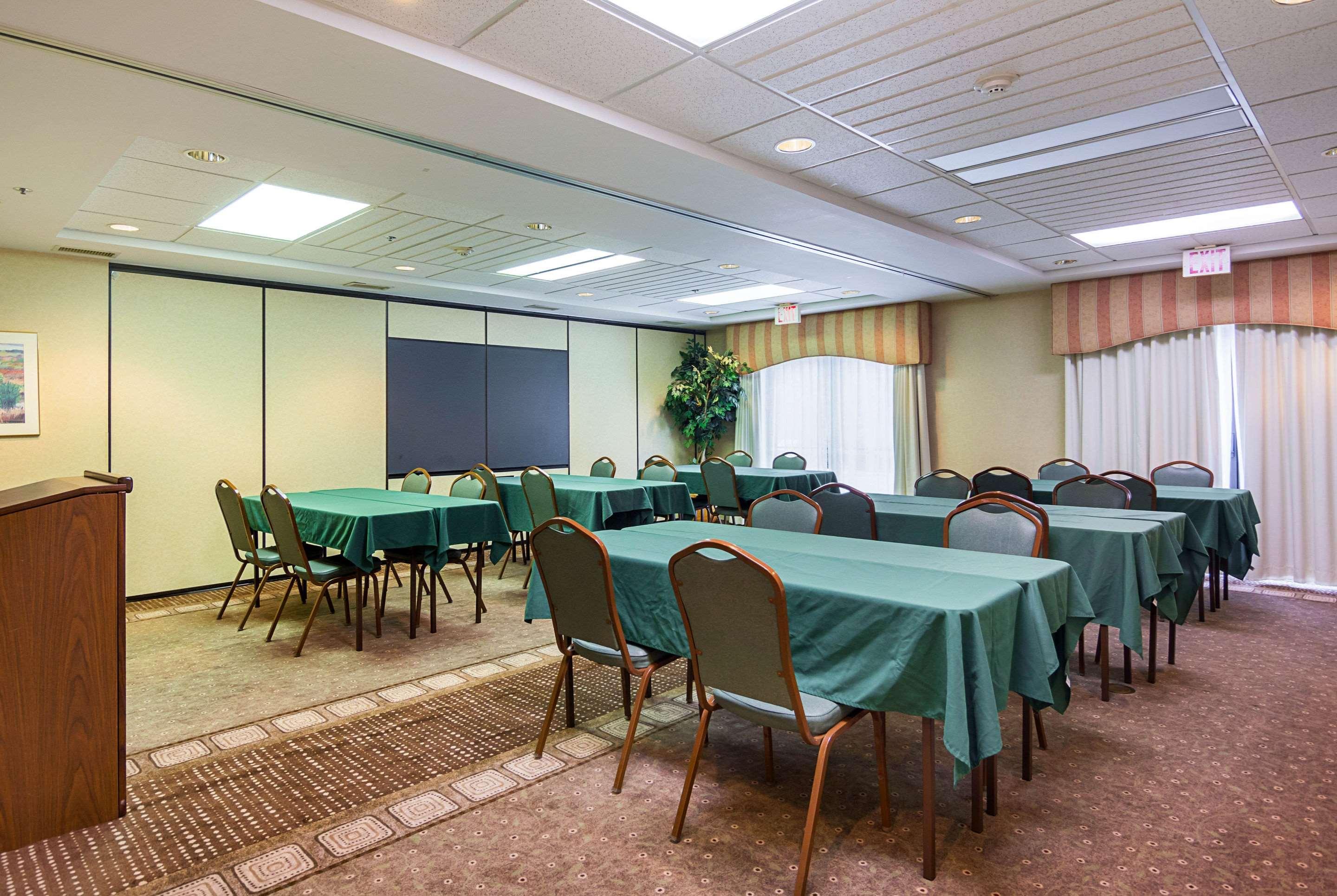 Quality Inn & Suites Kearneysville - Martinsburg Eksteriør billede