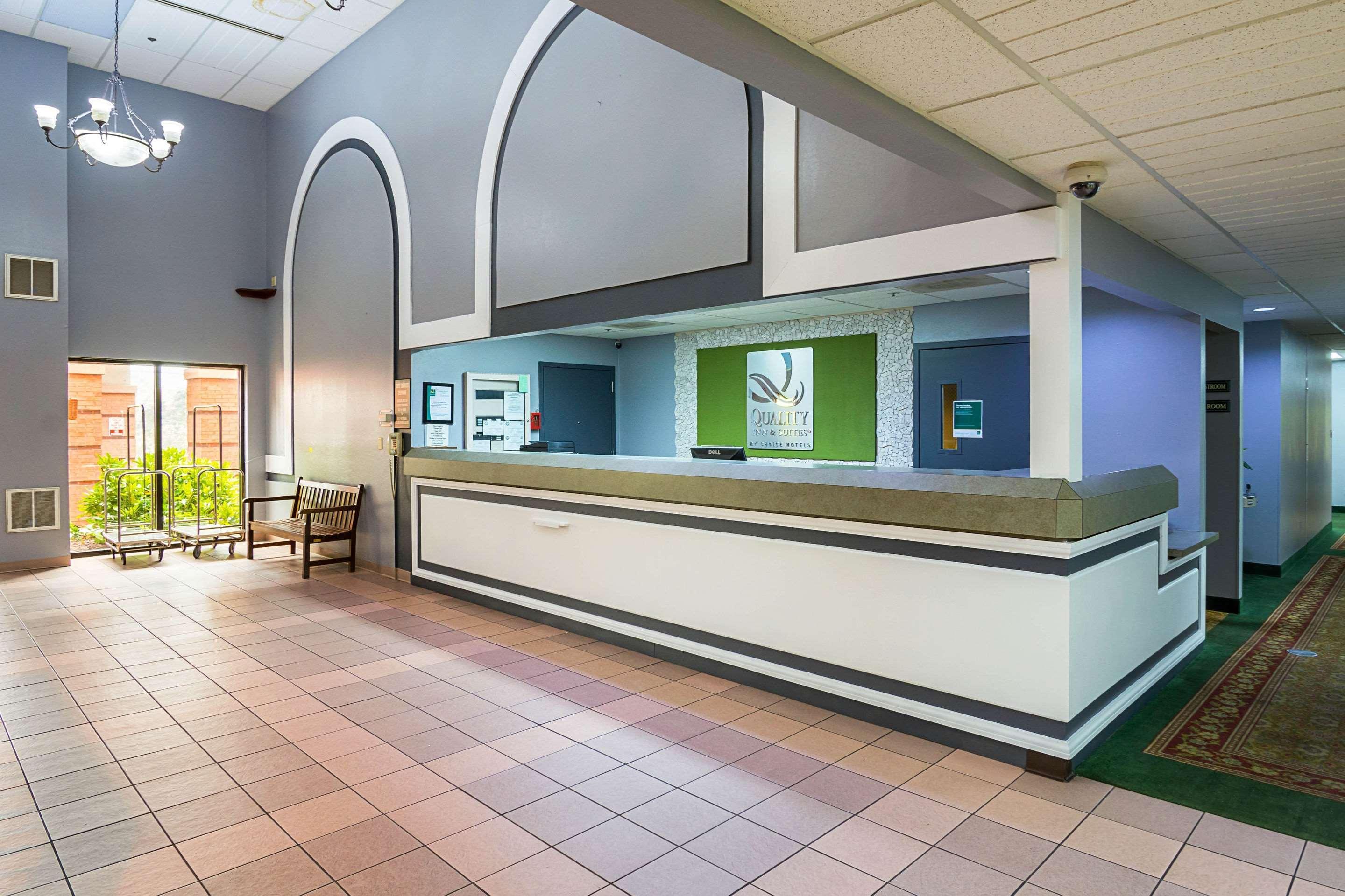 Quality Inn & Suites Kearneysville - Martinsburg Eksteriør billede