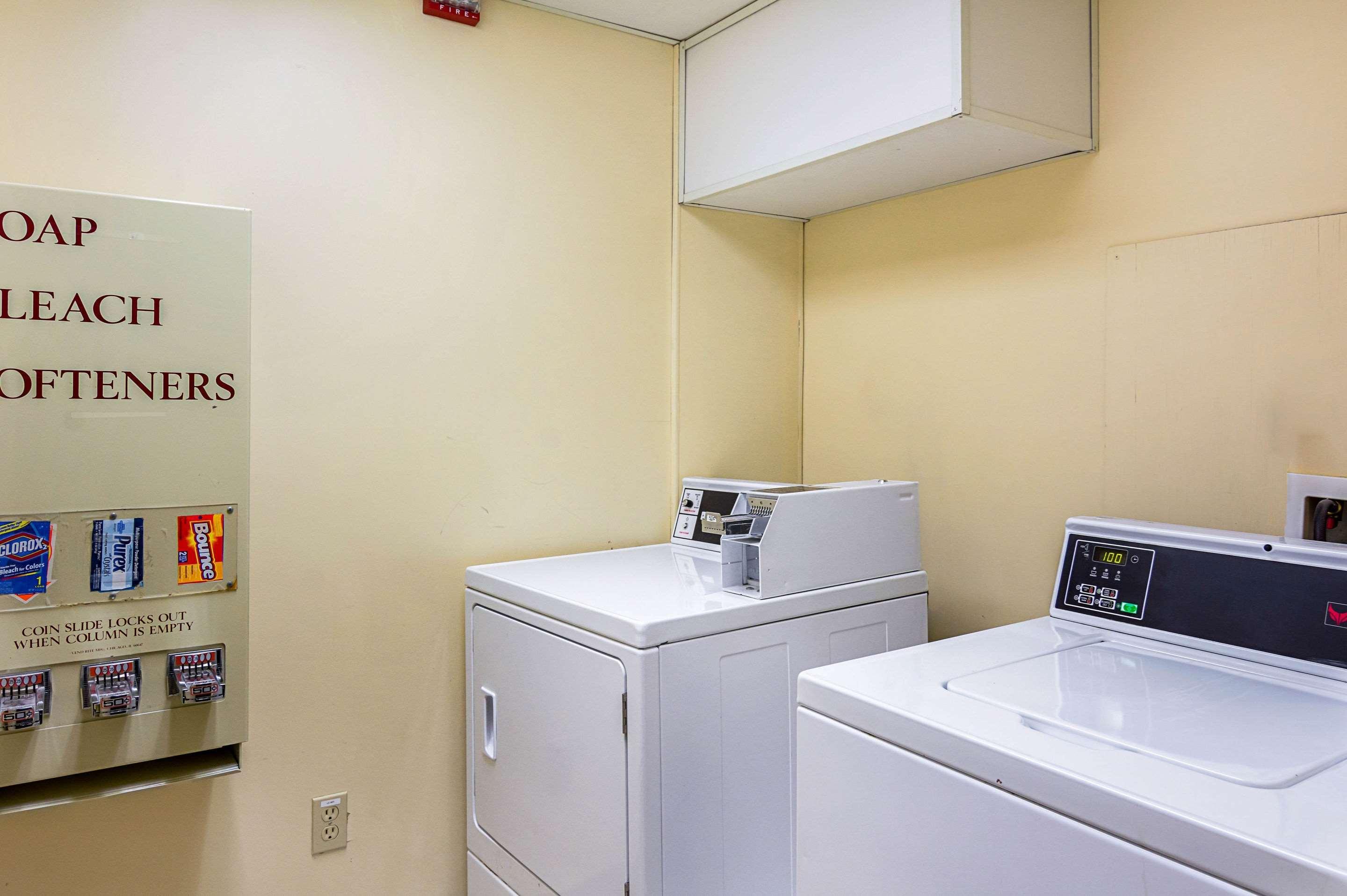 Quality Inn & Suites Kearneysville - Martinsburg Eksteriør billede